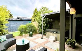Buddha Style Family House & Jacuzzi & Sauna Near Amsterdam